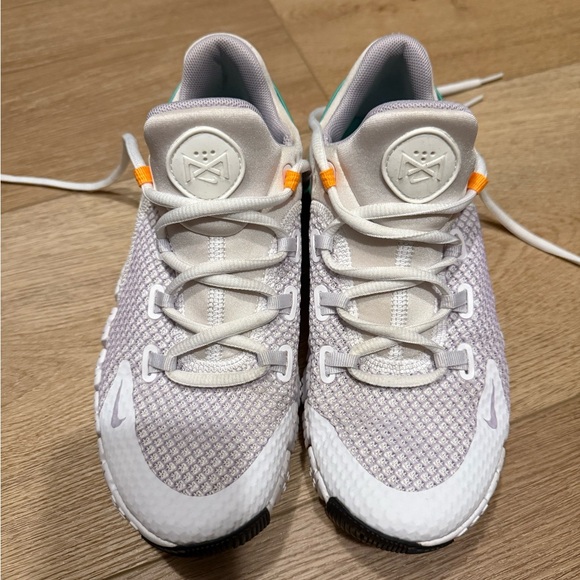 Nike White and Teal Athletic Shoes - Picture 2 of 3